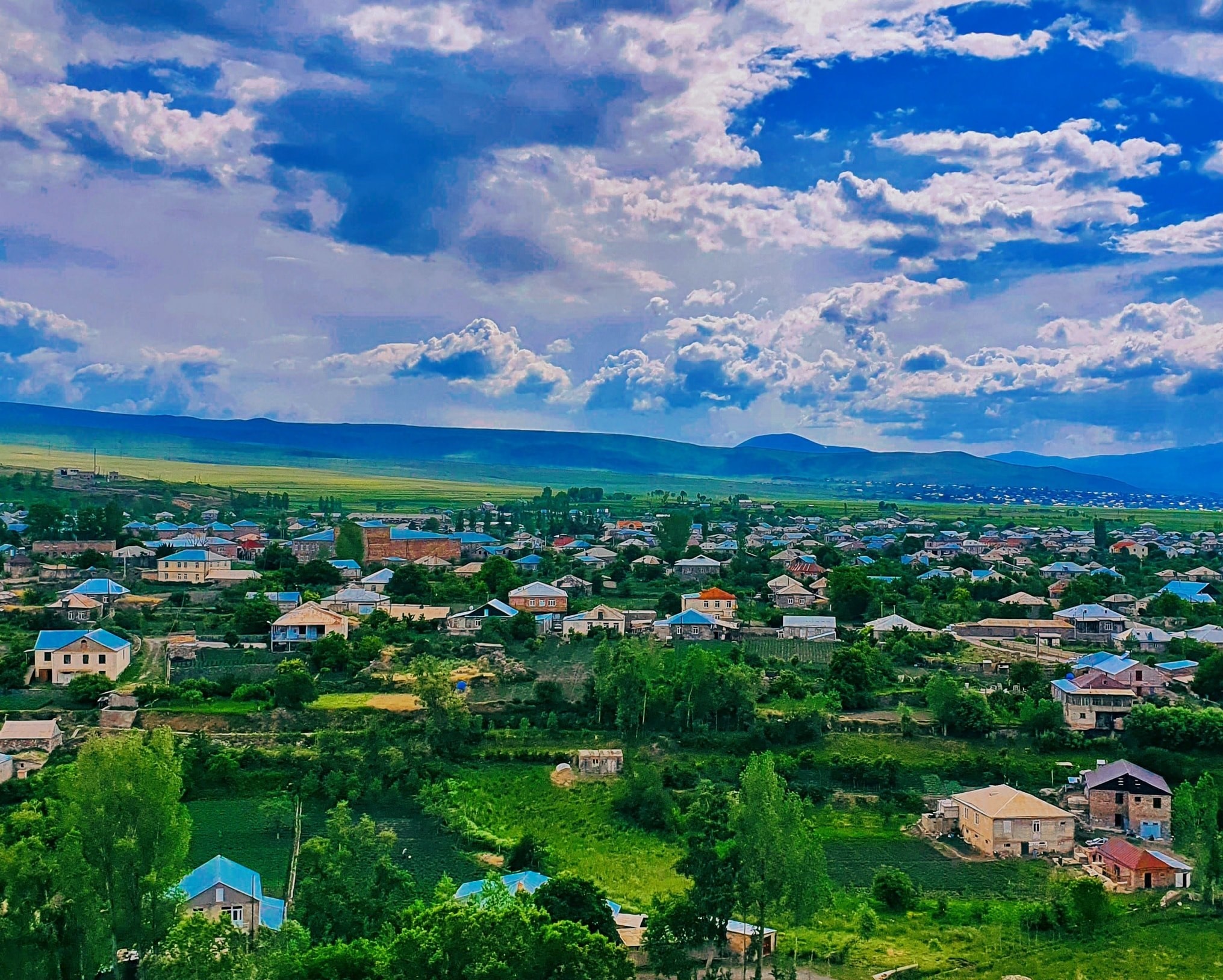 Գյուղ կանգնի, գերան կկոտրի